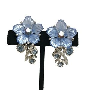 Selro Vintage Lucite Flower Clip Earrings Perwinkle Blue Silver Tone Signed